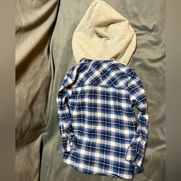 Boys Plaid Button Up Hooded Shirt - Picture 3 of 3